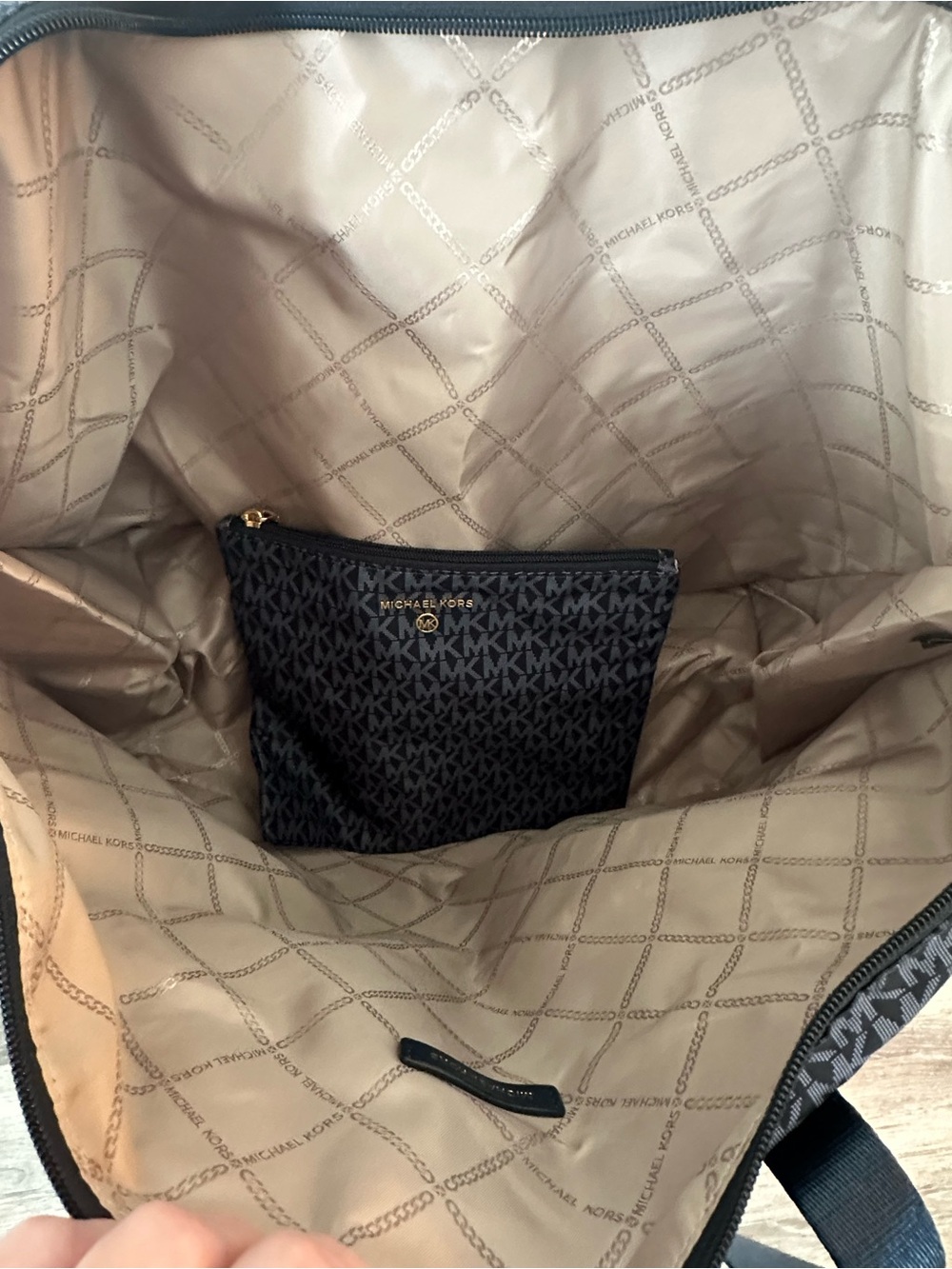 Michael Kors Logo Jet Set Packable Nylon Navy and Black Signature MK Tote - Picture 4 of 6